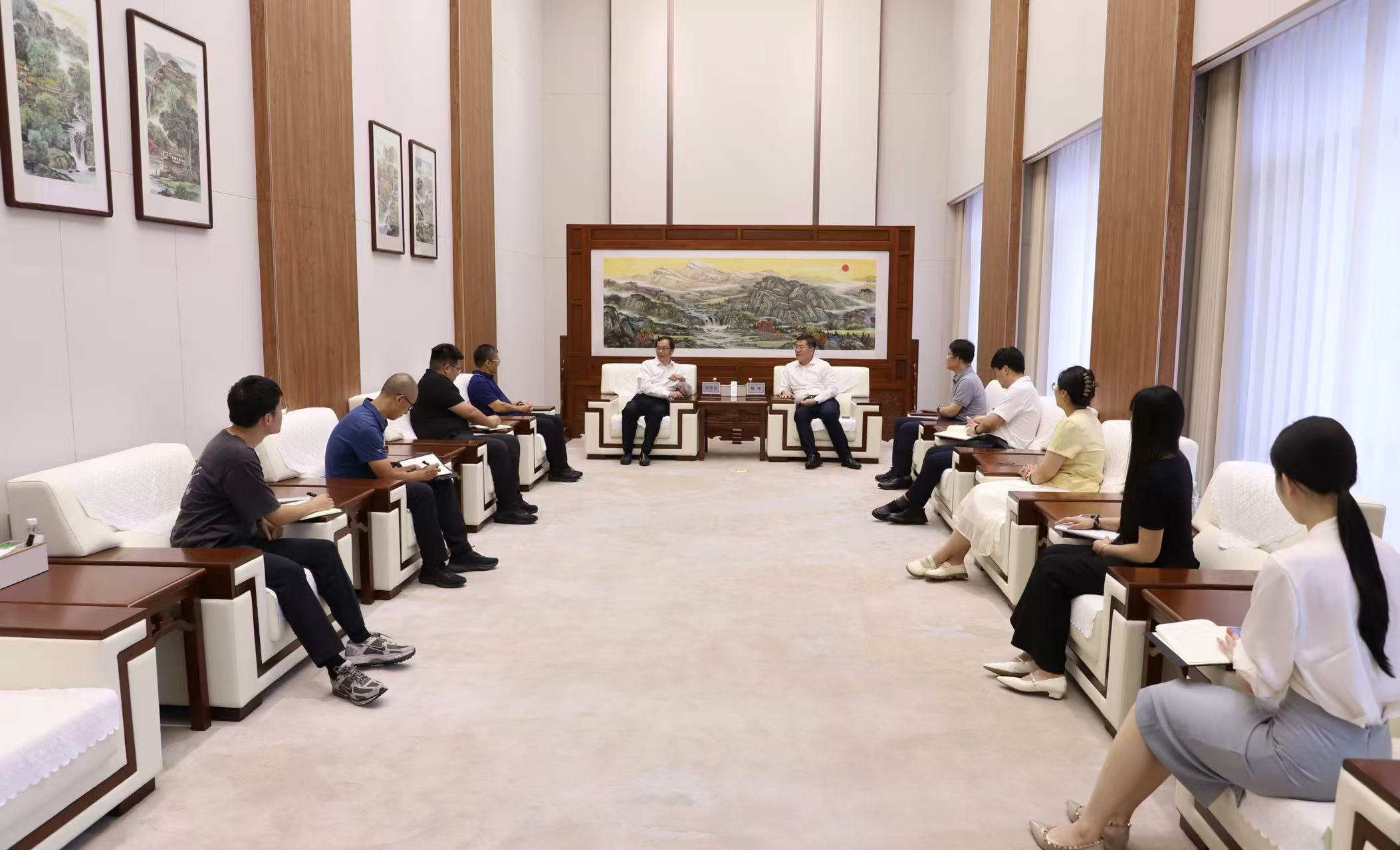 2、8.26会议图片.jpg